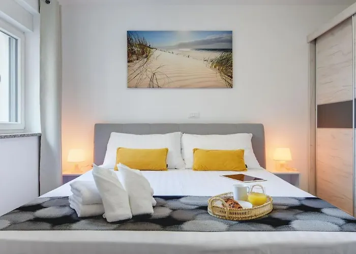 Exclusive شقة بولا