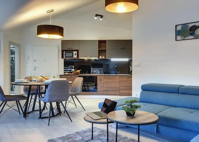 Exclusive شقة بولا